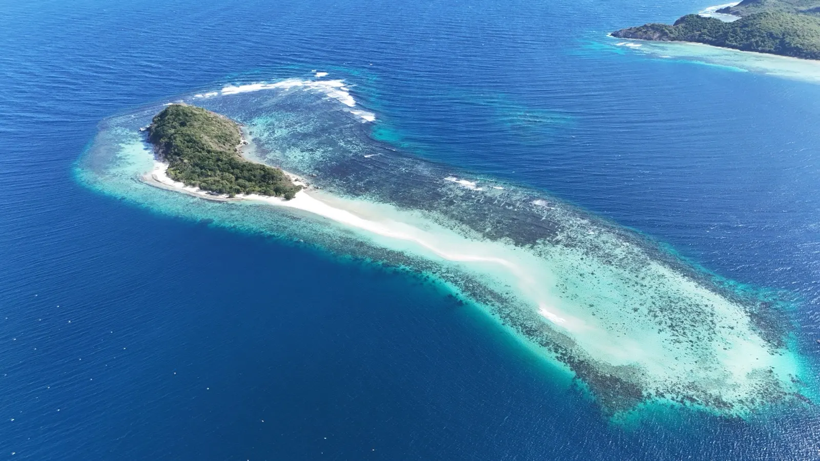 Aerial narrow sandbar/reef strip