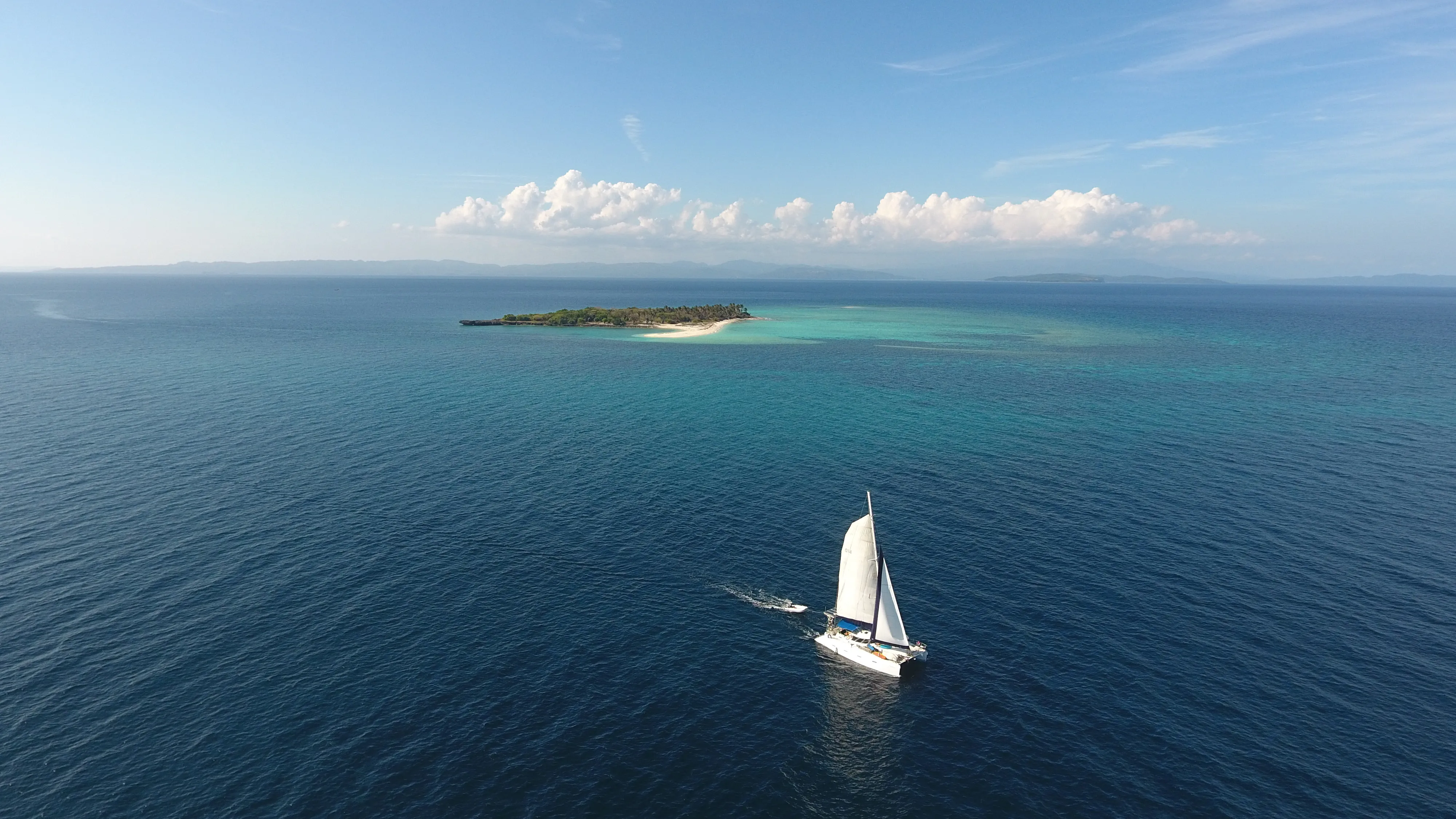 Soniya under full sail near Mindoro